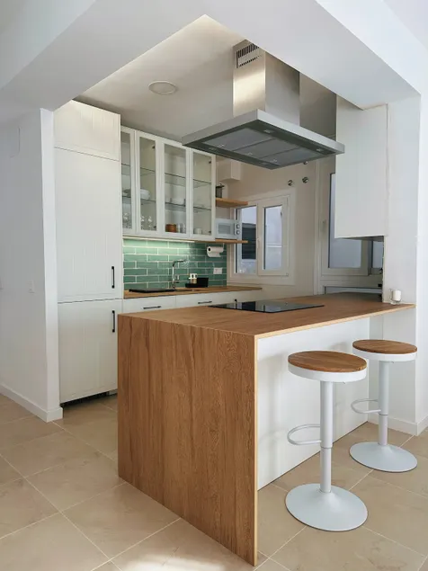 Cozy Beachfront Apartment in Palamós - Image 1