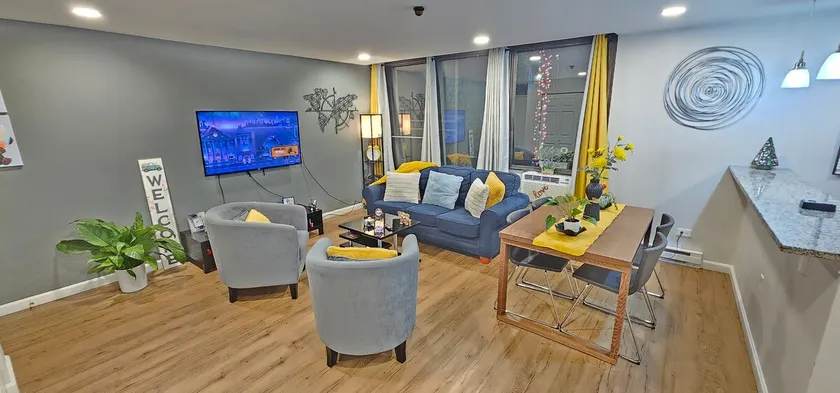 Stylish, Cozy, Well-equipped Apt in Braintree MA - Image 1