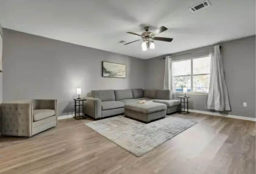 3 BR Beautiful Home in the Heart of Conway - Image 1