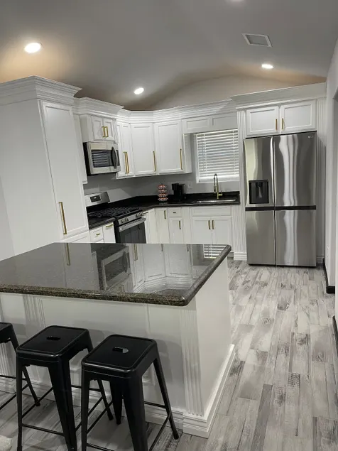 La Casita Blanca on 10th Street - Image 1