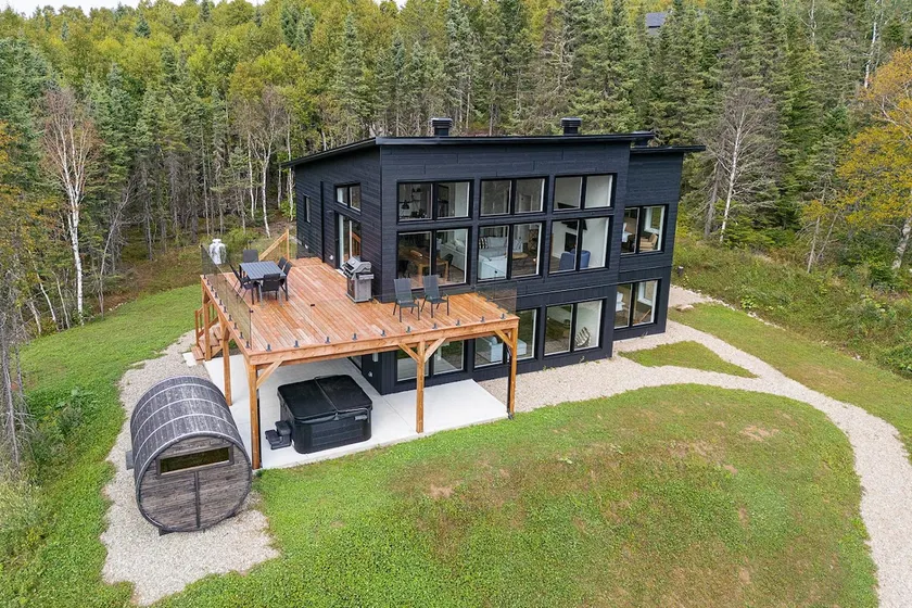 Le Versant Sud 7: Hot Tub, Sauna with River Views - Image 1