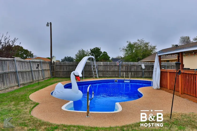 Patti's Place ( POOL | Sleeps 9)! - Image 1