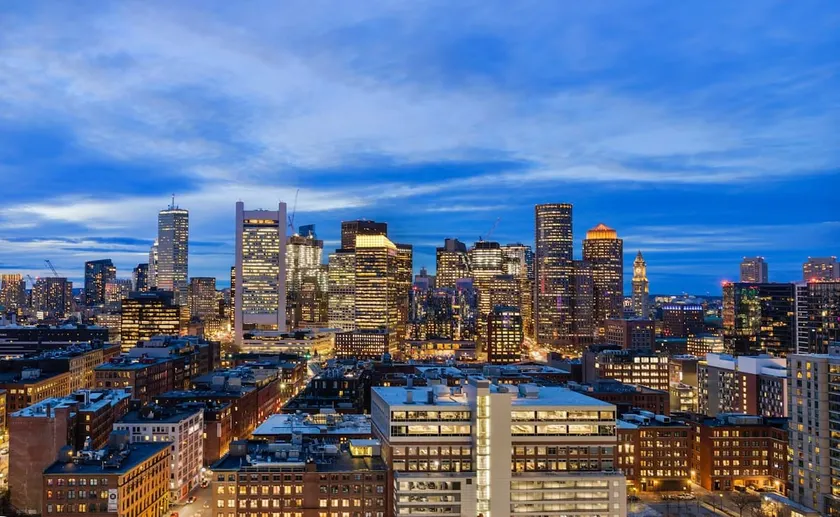 High end 2BR 2BA unit in Seaport - Image 1