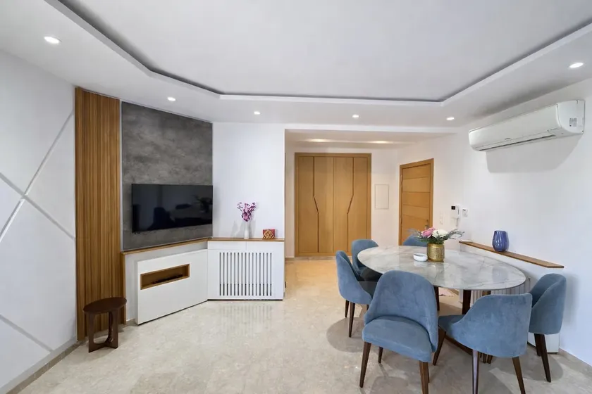 Elegant apartment 450 m from the beach/Parking/Terrace - Image 1