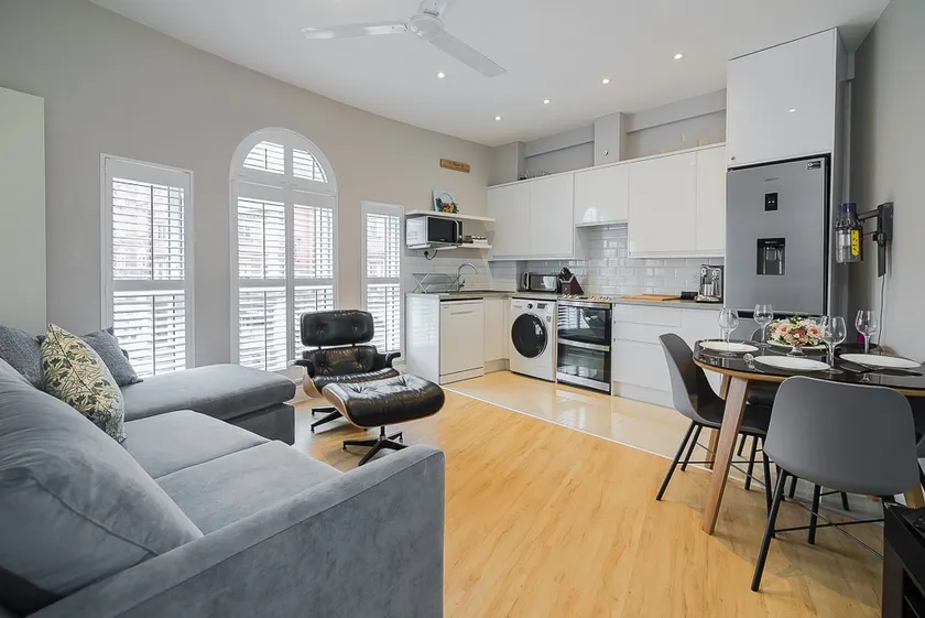 Luxury living in Fulham 1 - Image 1