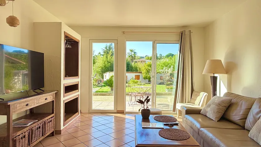 Le Noyer • Charming Provençal Apt • AC • Garden - Image 1