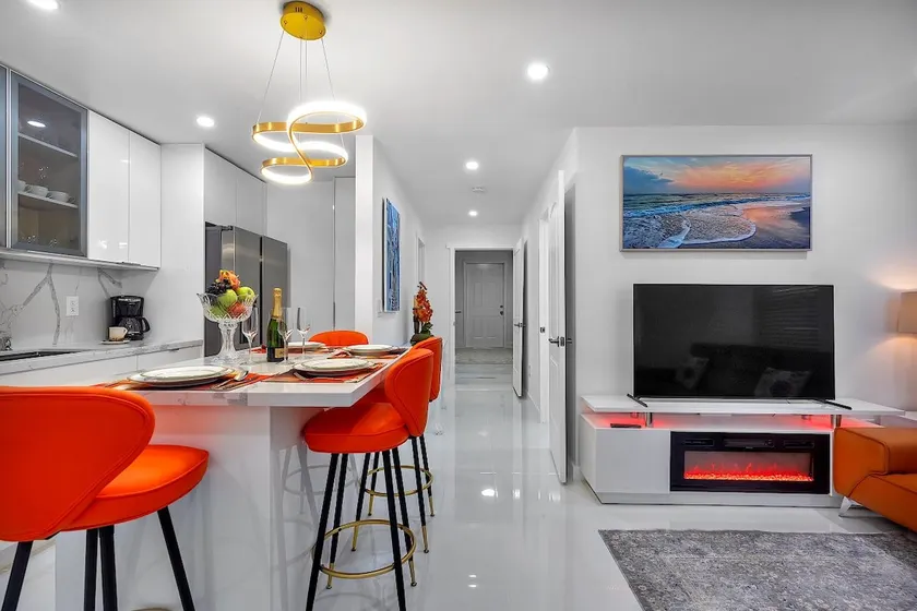 Luxury Tropical Home - Image 1