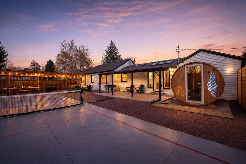 Epic Group Hang | Pickleball, Sauna & Retro Vibes - Image 1