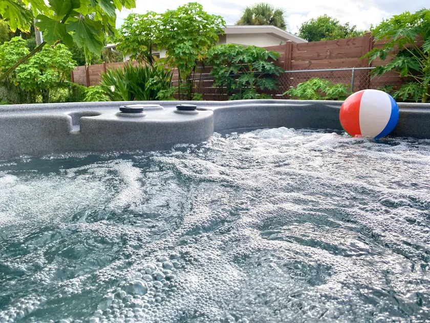 Hot Tub & Fenced Yard Near FIT - Image 1