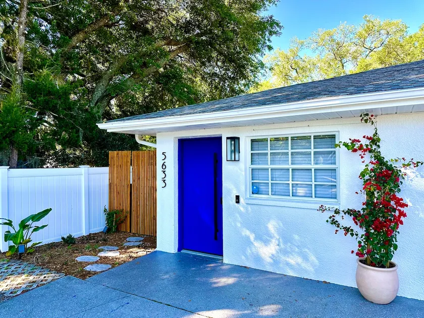 Cozy Home Historic Zephyrhills - Image 1