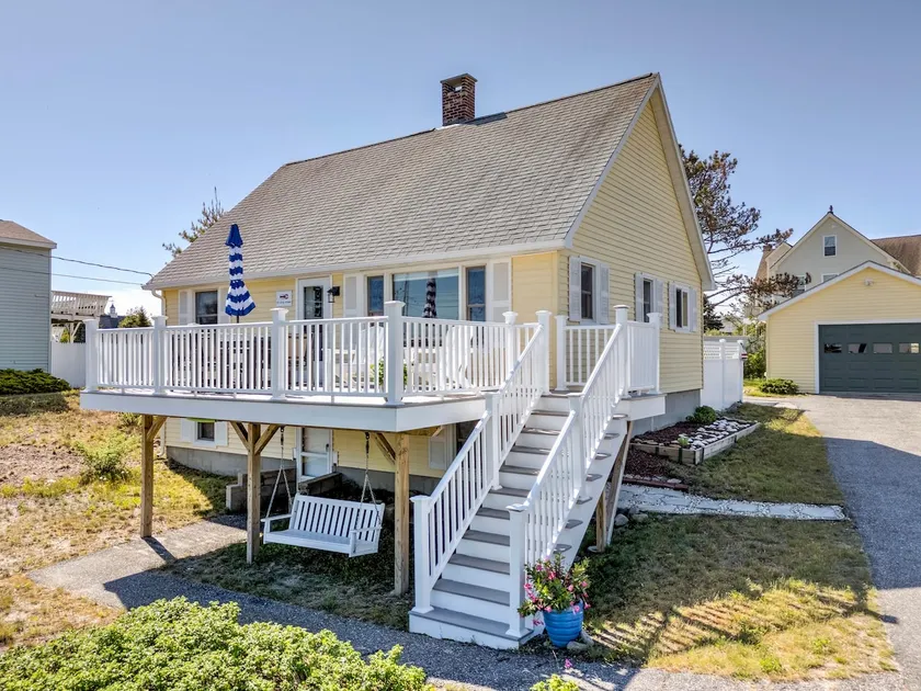 Lobster Boats & Harbor View Pine Point Home - Image 1