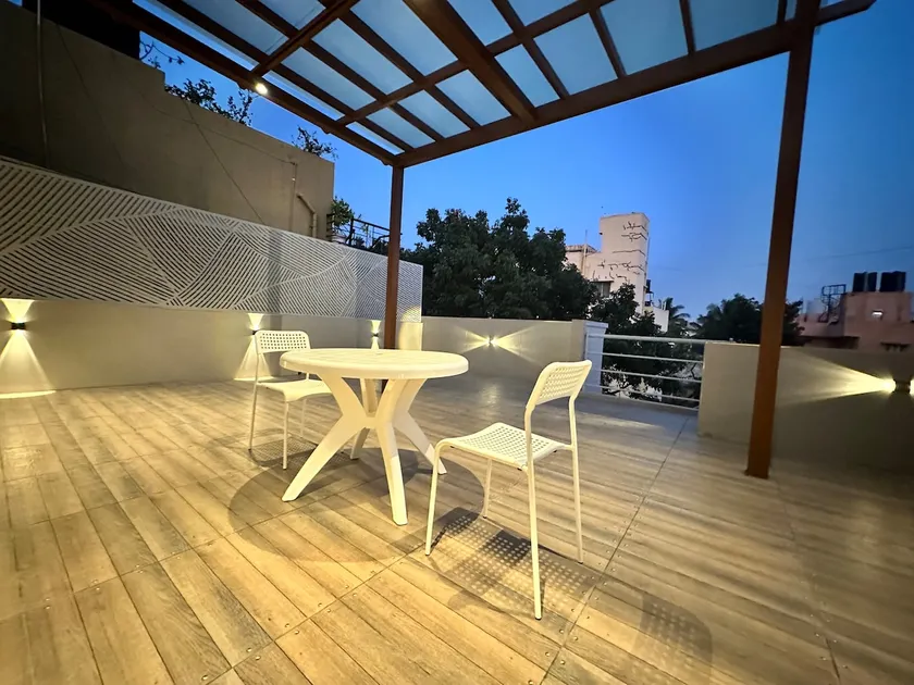 BTM full terrace pent house - Image 1