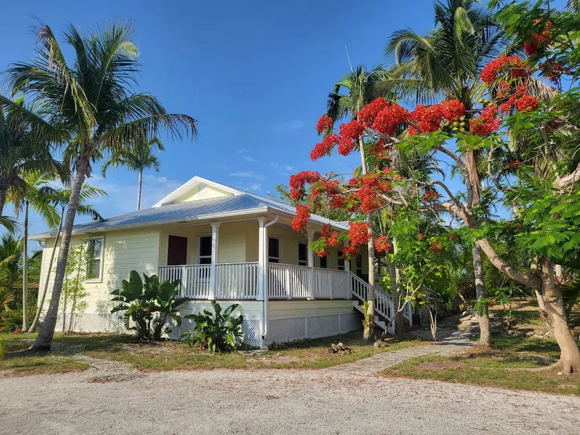 Bountiful Bokeelia - Image 1