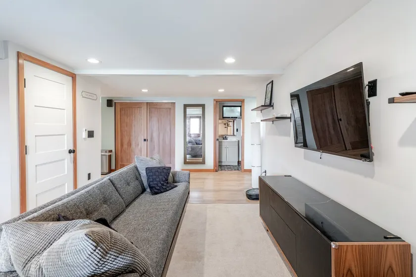 Stylish sanctuary in W Seattle - Image 1