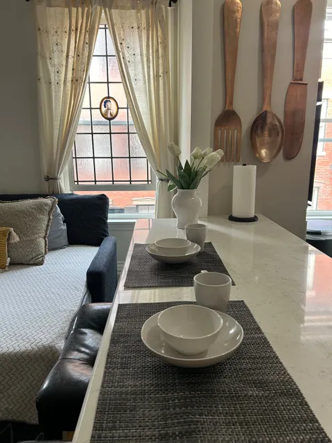 Charming Brownstone Retreat Near Fenway & T - Image 1
