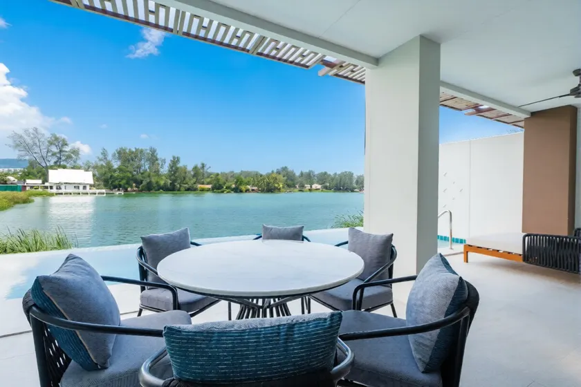 Unique apartments in a Laguna the lake shore - Image 1