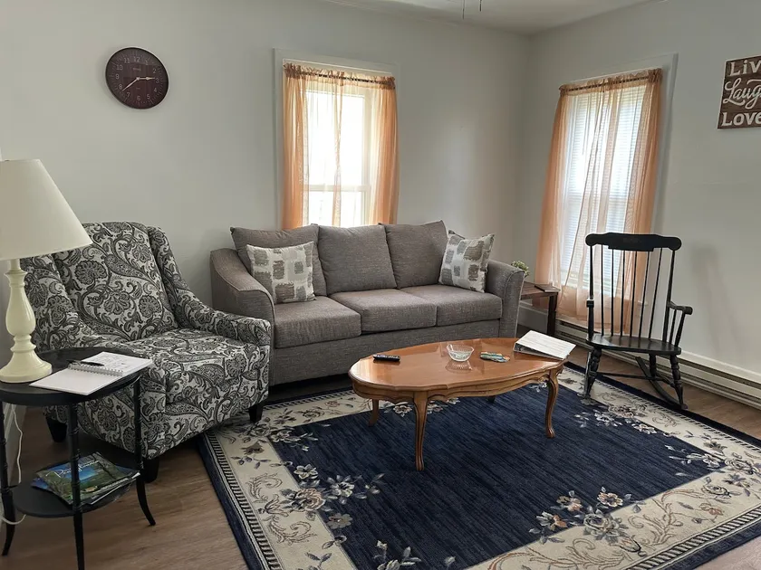 Spacious 2 Bedroom Apartment - Image 1