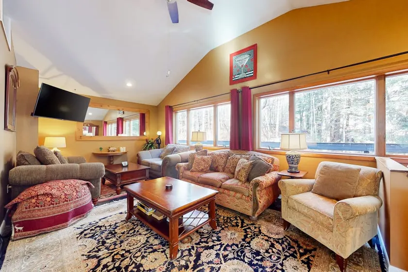 Dog-friendly 3BR with hot tub, firepit & woodstove - Image 1