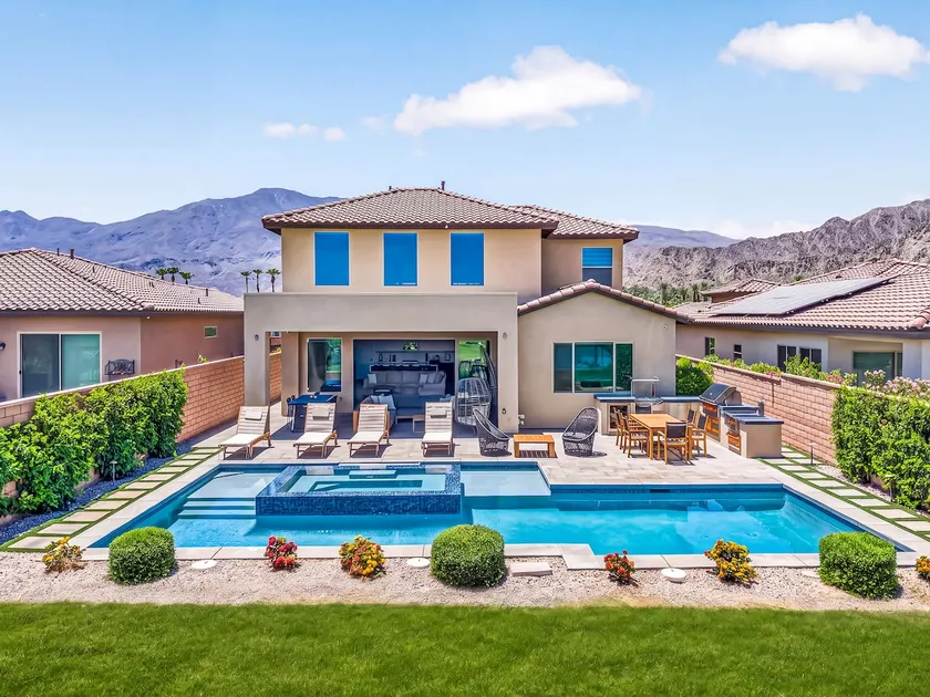 Desert Oasis Retreat | EV Charger, GolfCourseViews - Image 1