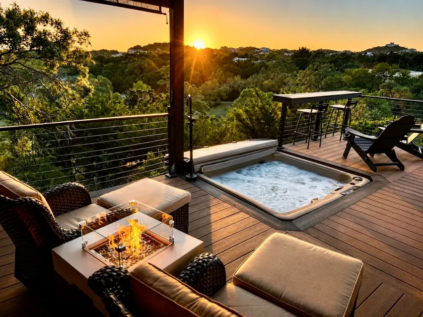 Romantic Couples Cabin with Private Hot Tub - Image 1
