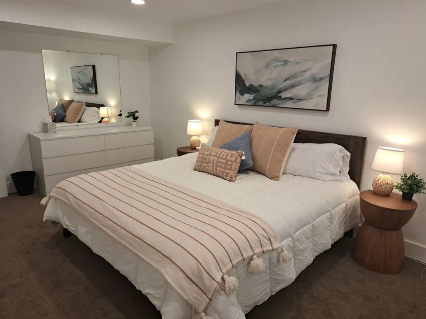 Newly Renovated 3 bed 2 bath 10 min from SLC - Image 1
