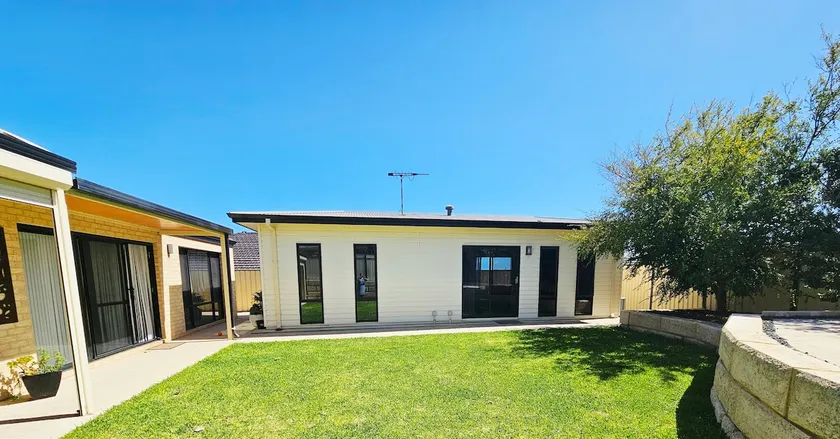 Blenny Park Guesthouse - Image 1