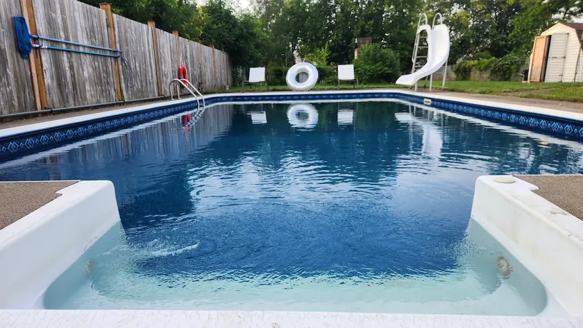 Niagara Farmhouse Cottage with Attic & Heated Pool - Image 1