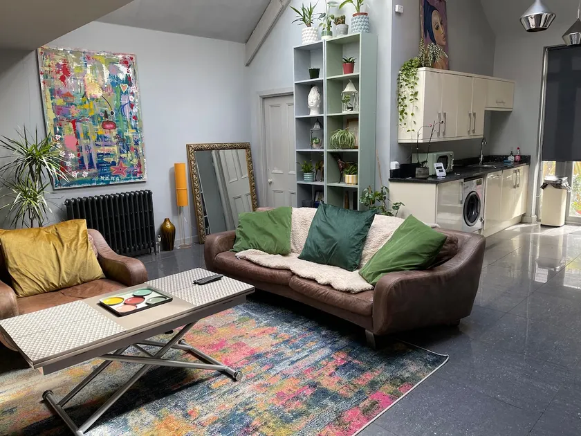 Quirky house - Image 1