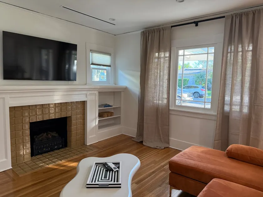 California Traditional Midcentury Vibe - Image 1