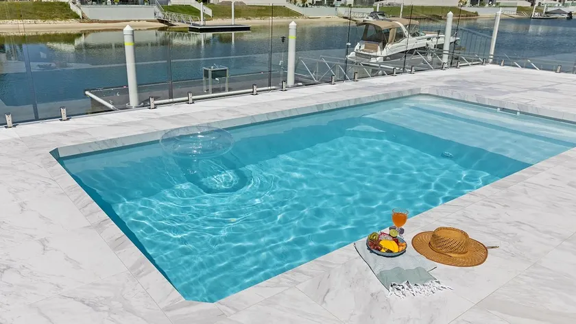 Hamptons House | Stylish Waterfront - Image 1