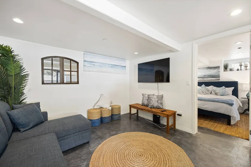 Fully Remodeled 1BD/1BA+Golf Cart+AC! - Image 1