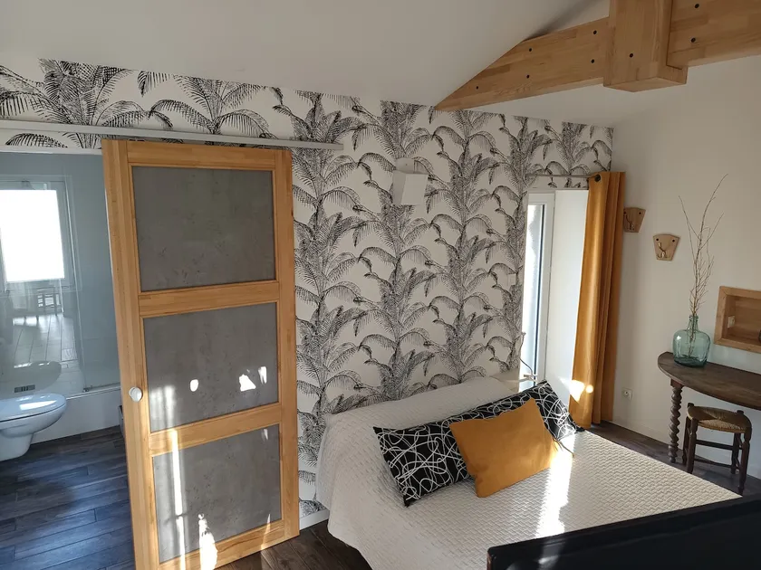 3-room entire place - Image 1