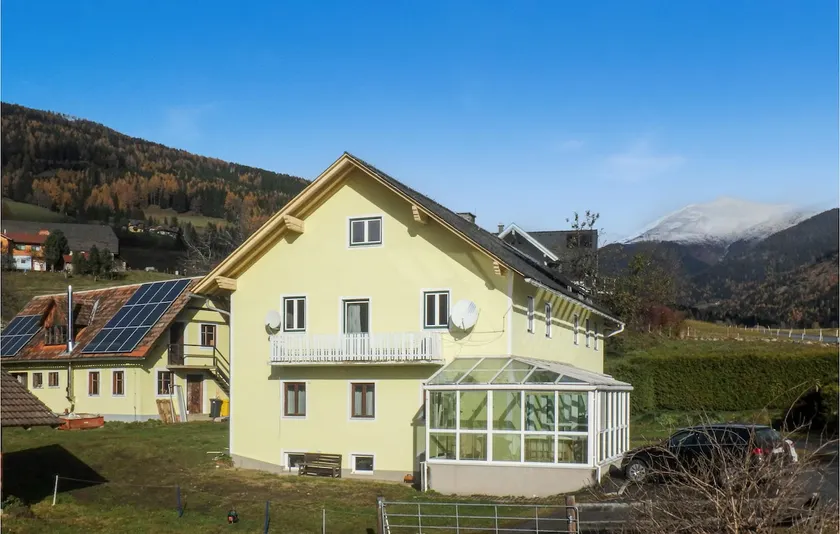 Large vacation home in Oberwoelz - Image 1
