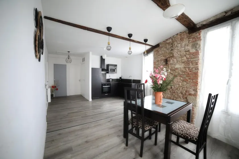Pont Saint Roch: Bright home with garage - Image 1