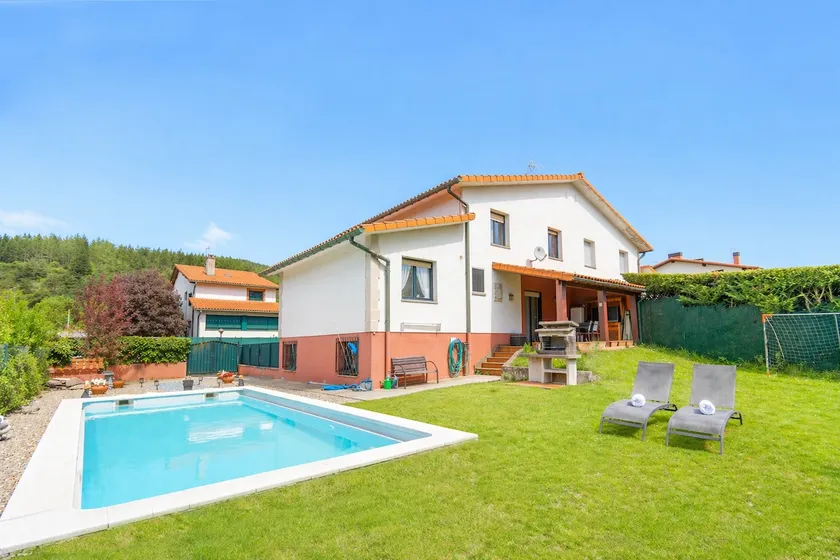 Great family-friendly cottage in Navarra - Image 1