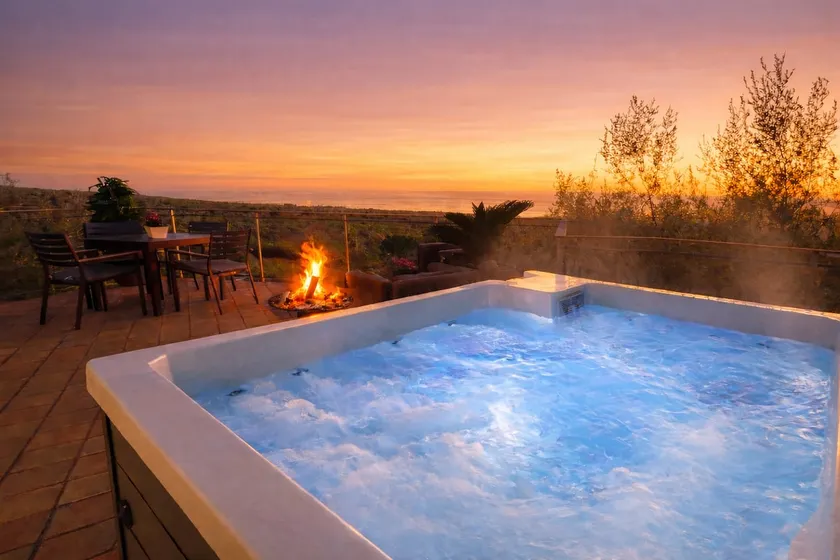 Etna Luxury Private heated jacuzzi & Infinity Pool - Rahal - Image 1