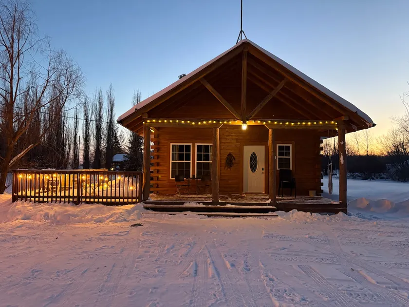 Dropmore Lofthouse (West cabin) - Image 1