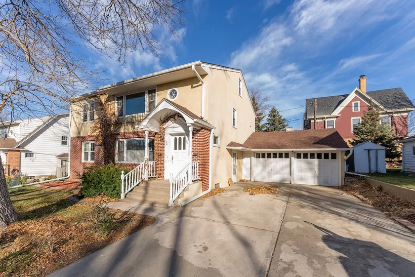 Entire two bedroom unit - Image 1