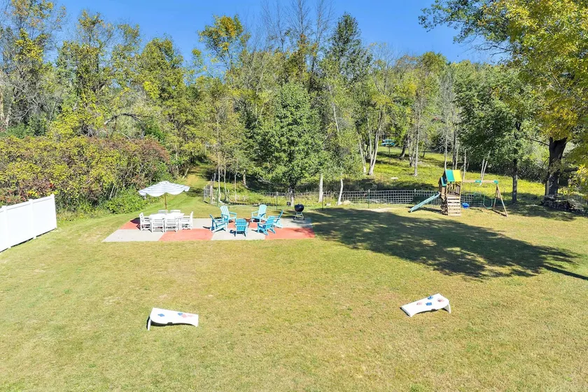 The Goat House Waterfront Hottub 3 Acres - Image 1