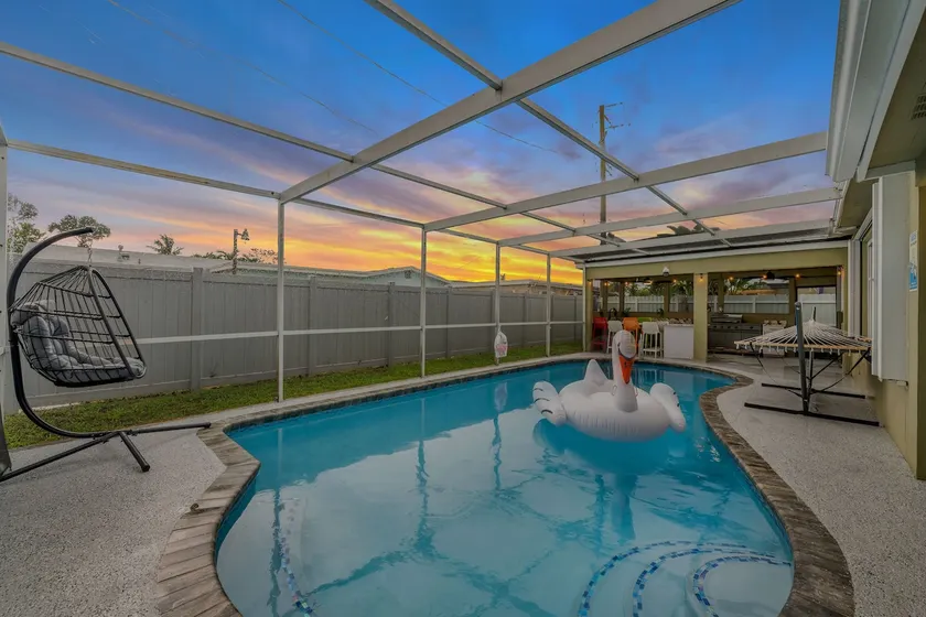 Pool | Outdoor Kitchen | Miami | Hard Rock & Beach - Image 1