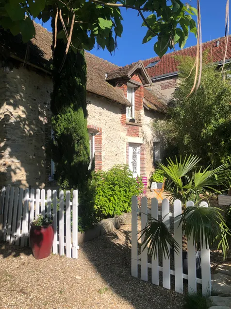 Small house next to Champagne - Image 1