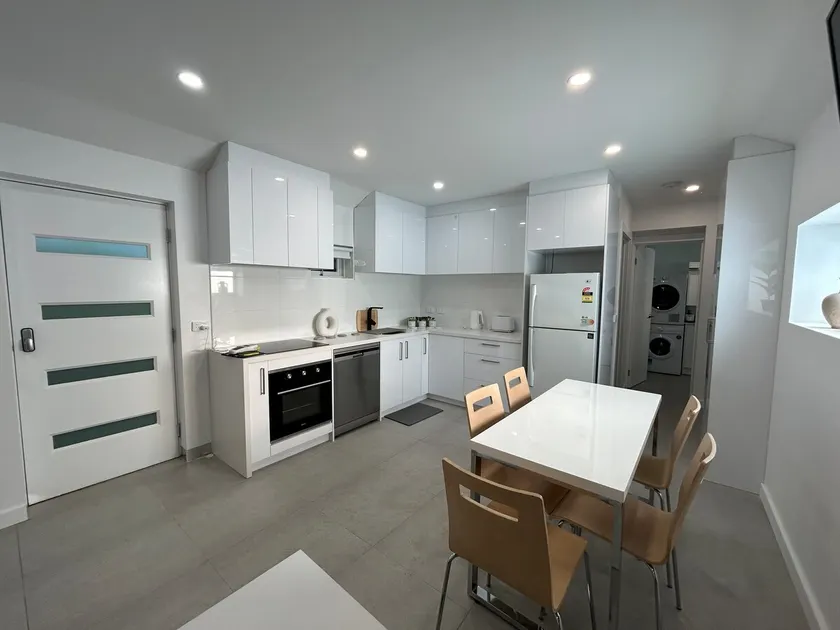 Beautiful 2 bedroom Private Home in St Kilda East - Image 1