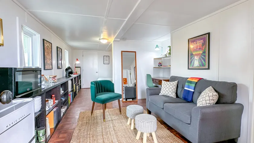 Hilltop Studio in Highland Park - Image 1