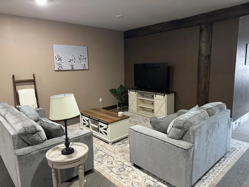 New Downtown Greene Apartment *no cleaning fee!* - Image 1