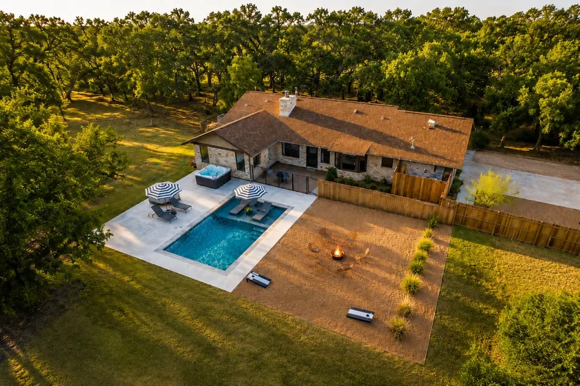 Ranch + Guesthouse • Pool & Hot Tub • Pet-Friendly - Image 1