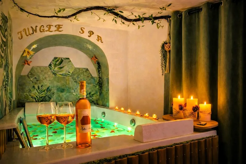 Jungle Spa: Romantic tropical escape & private spa - Image 1