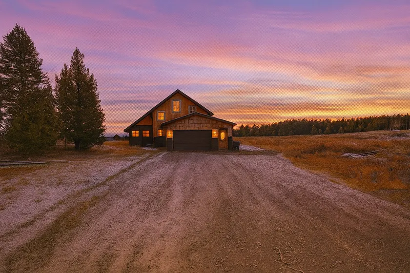 Elk Grove Lodge+HotTub+WiFi+AC+ClosetoYellowstone - Image 1