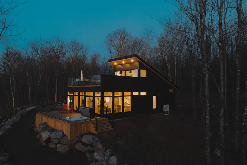 Hot tub | Wood Fireplace | Privacy | Kayaks |Canoe - Image 1