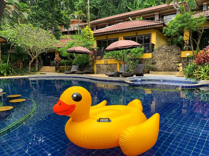 Patong Leisure Pool Resort kingbed - Image 1