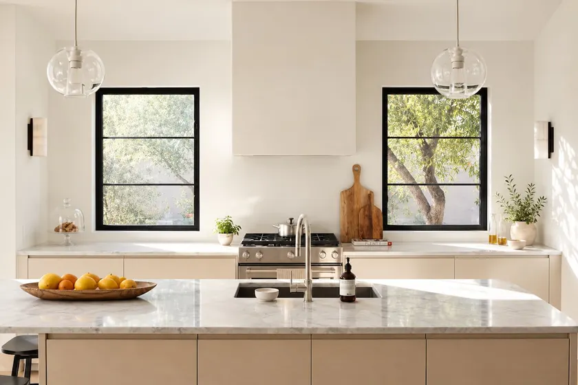 Modern Desert Retreat - Image 1
